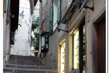 Winding alleys and staircases at Limone sul Garda